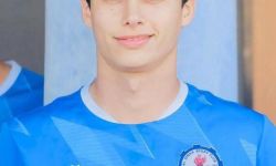 لاعب نادي الصناعة عبد الرحمن رائد، يعلن انتصاره على مرض السرطان وتماثله التام للشفاء.